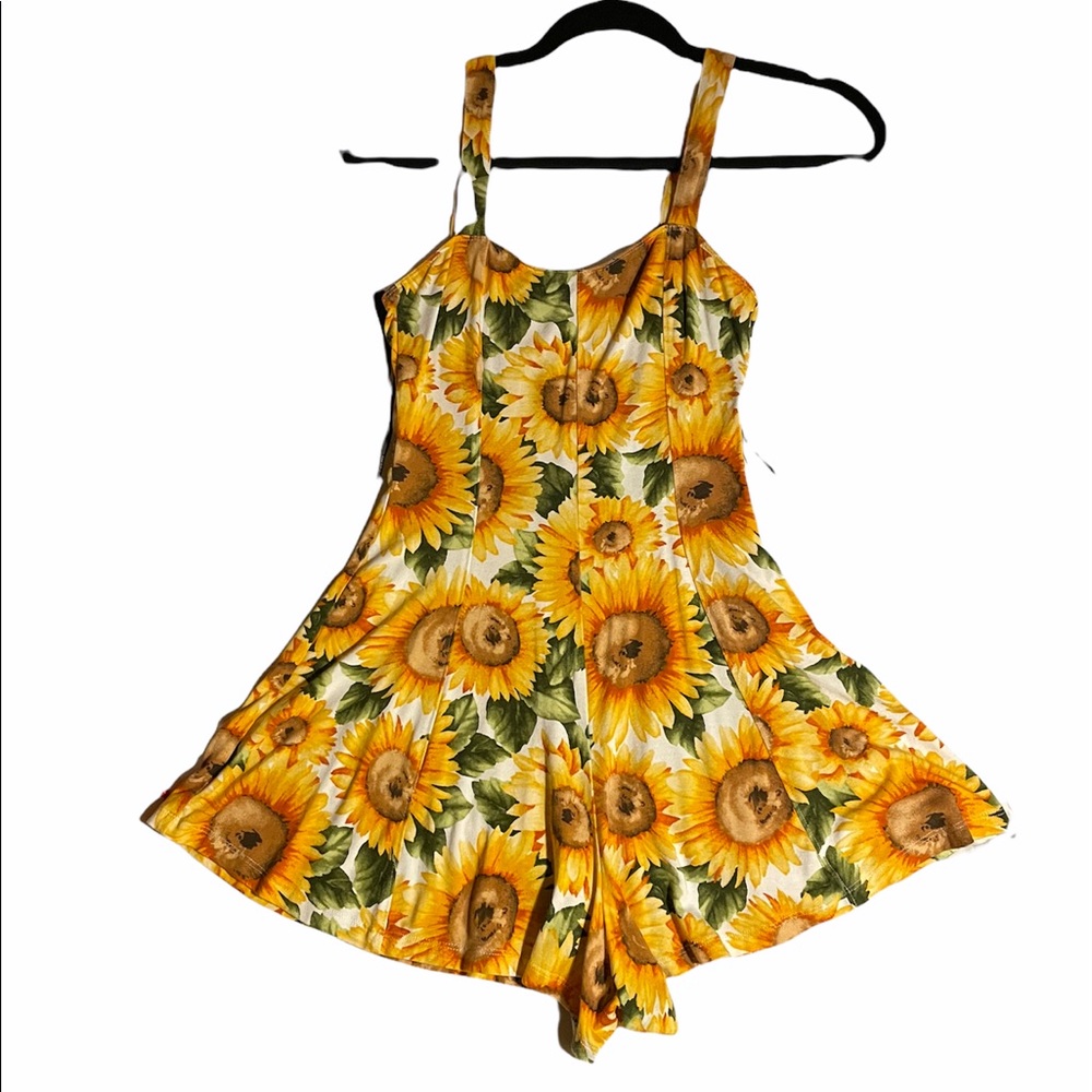 🌻 Forever 21 romper!!